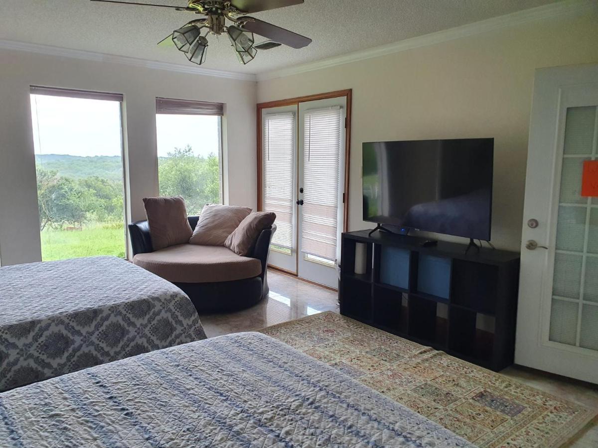 Hilltop Hacienda Lodge *